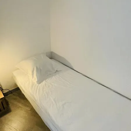 Moderne 5 Couchages Avec Parking Et Piscine - Fr-1-748-8 *